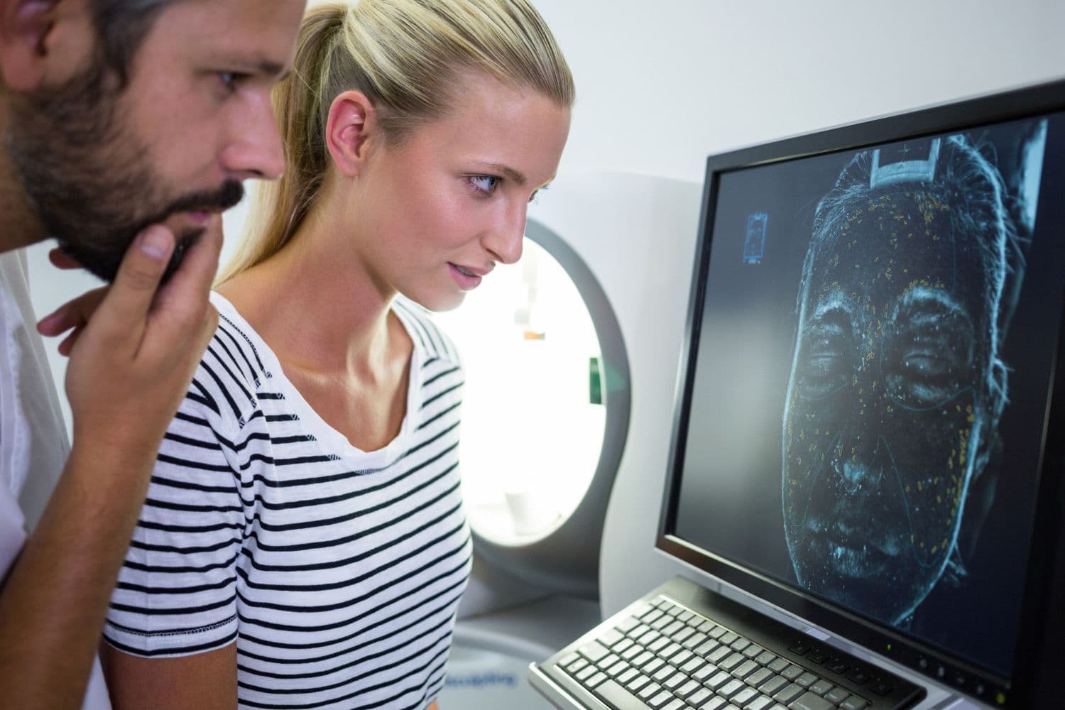 Facial Nerve Paralysis – Causes, Symptoms, and Effective Treatment Methods